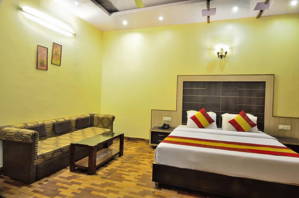Hotel Roopa International Amritsar Exteriér fotografie