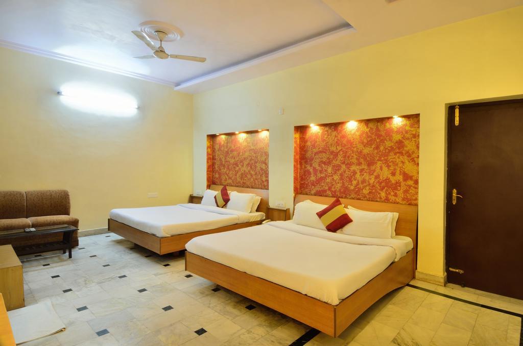 Hotel Roopa International Amritsar Exteriér fotografie